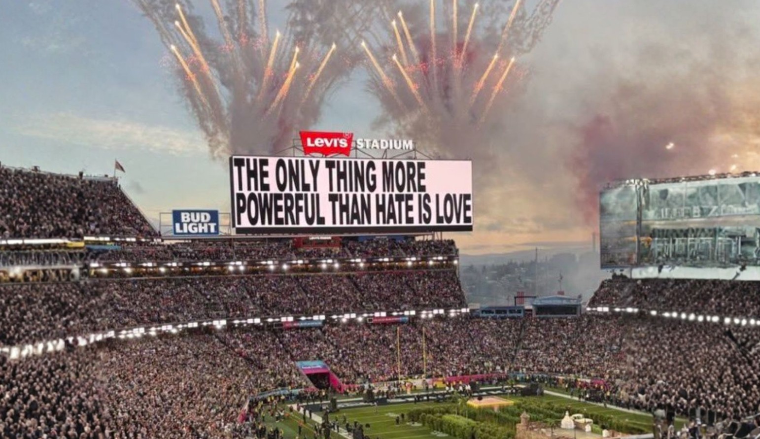 Bad Bunny en el Super Bowl o de la alegría como acto político